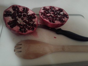 How to Cut up a Pomegranate