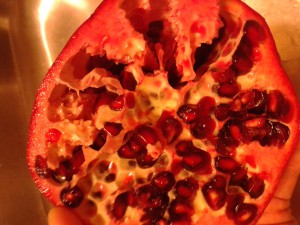 How to cut up a Pomegranate