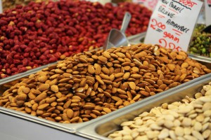 Foods high in magnesium - almonds