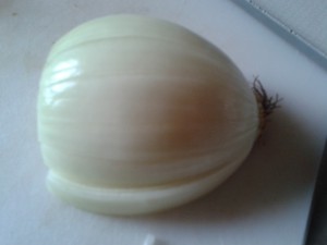 How to cut an onion without tears - step 6