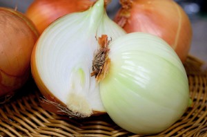 How to cut an onion without tears 1